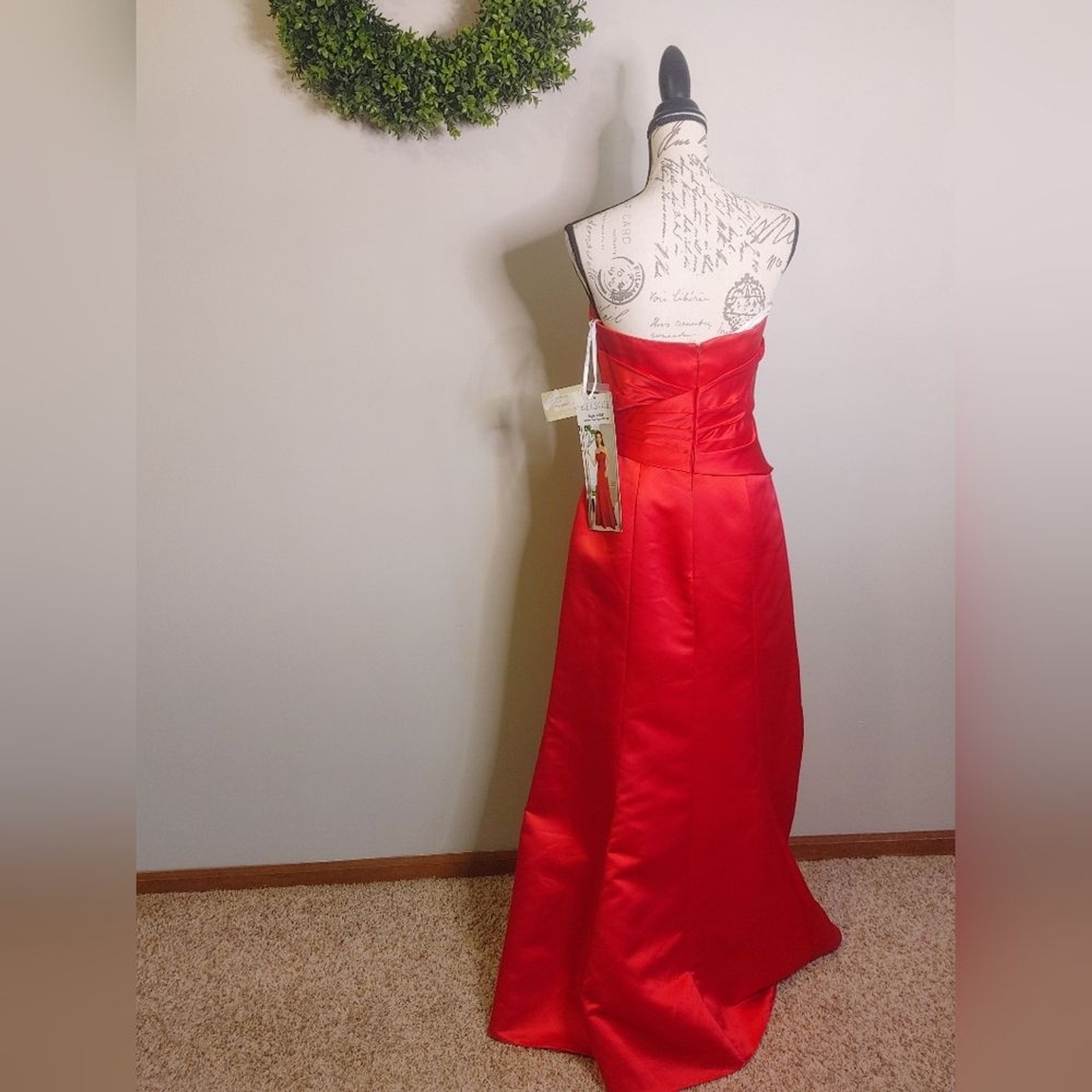 NWT Belsoie Red Satin Sweetheart Neckline Strapless Full Length Dress 8
