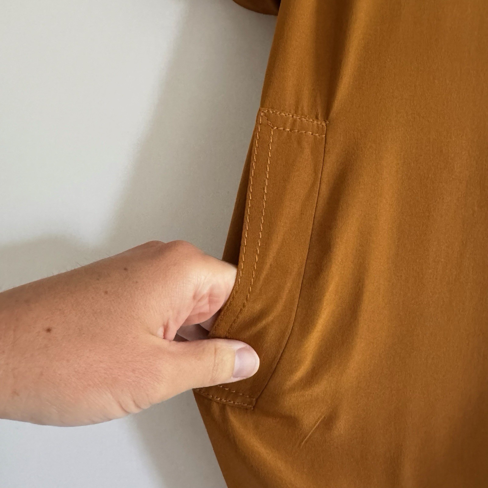 Diane Von Furstenberg 100% Silk Utility Dress 6 Safari Tan Belted Pockets