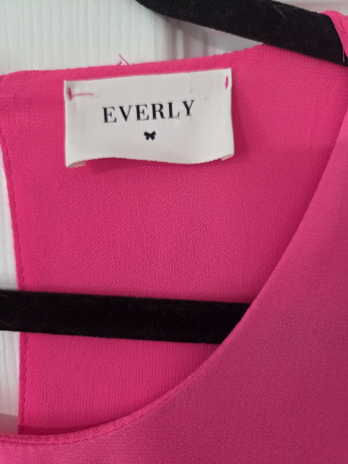 Everly Vibrant Pink Flowy Shift Lined Shift Dress. Datenite, Sassy Trendy Fun. M