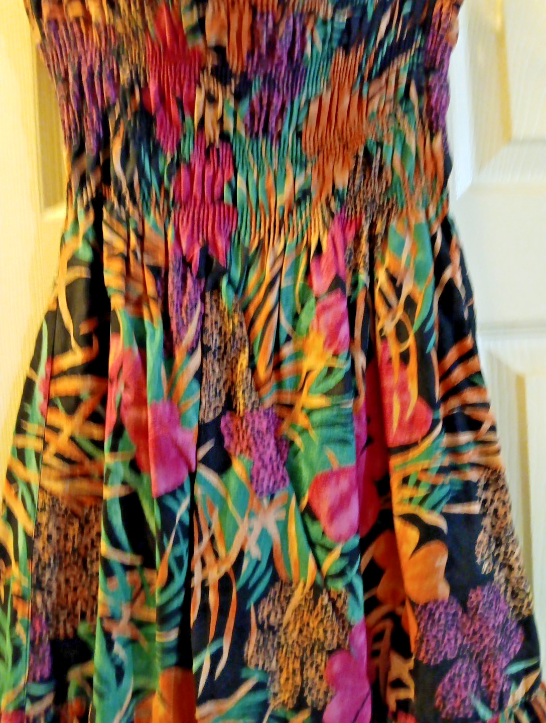VICTORIA’S SECRET. SMOCKED TOP, RUFFLE BOTTOM, TROPICAL PRINT, SUNDRESS, SMALL