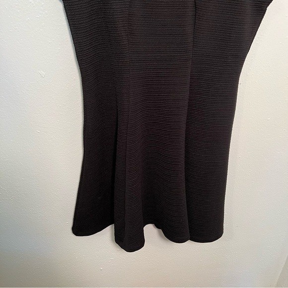 Olive & Oak Women’s Size Small Sleeveless Fit & Flare Dress Black Textured Scoop