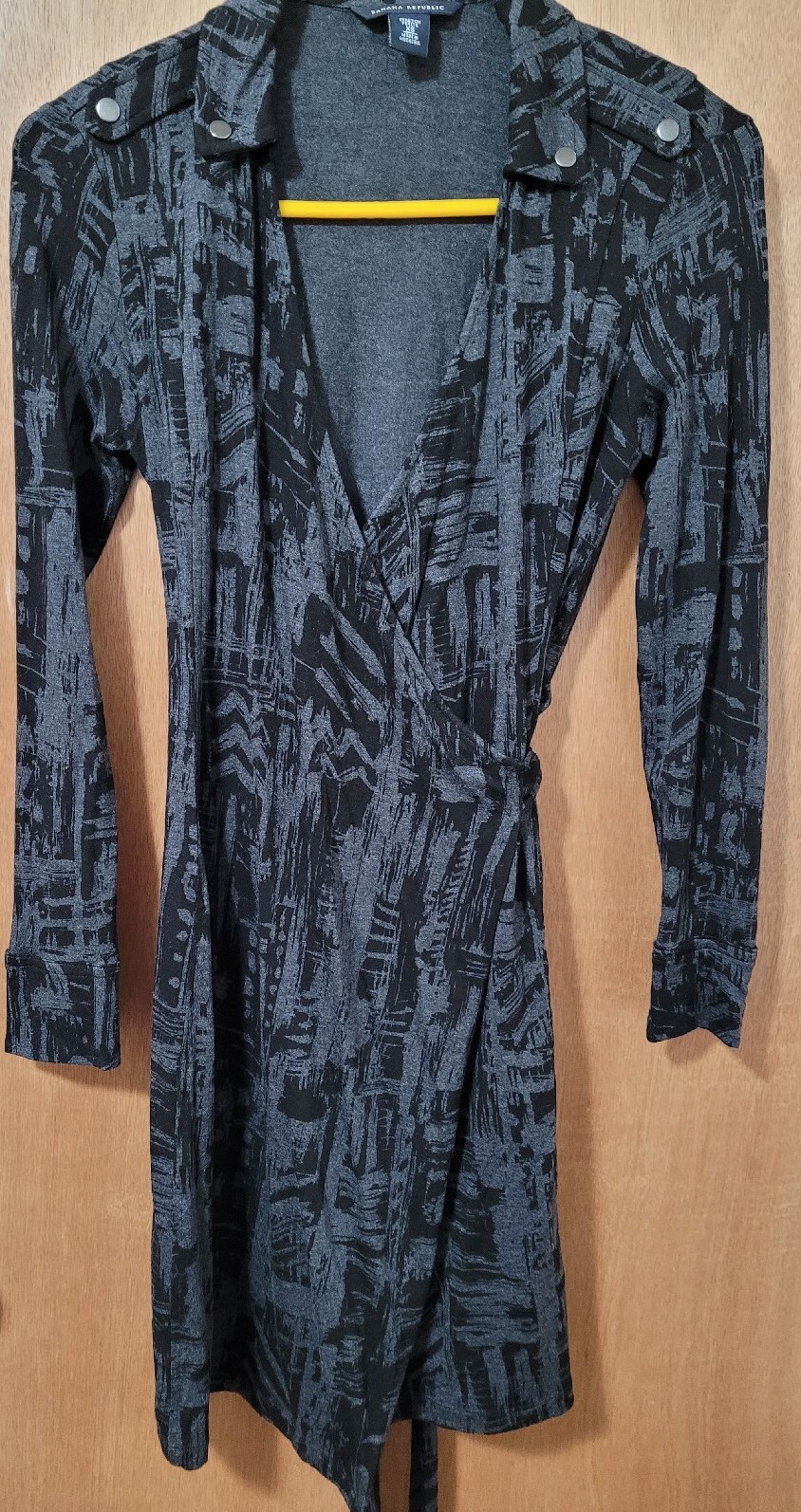 Banana Republic Black & Gray Wrap Dress with Button Cuff Sleeves Petite XS