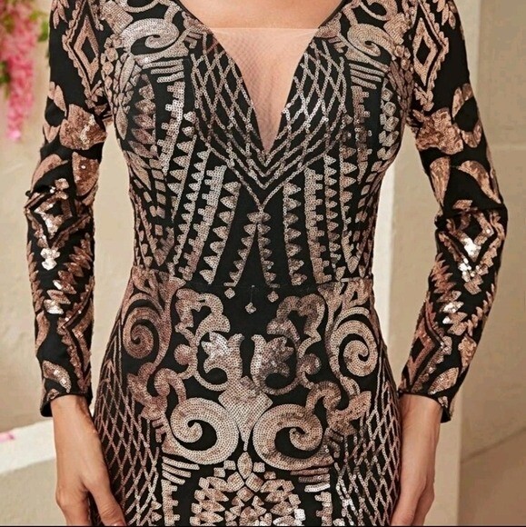 Bronze Baroque Random Print Long Sleeve V Special Event Mermaid Maxi For…