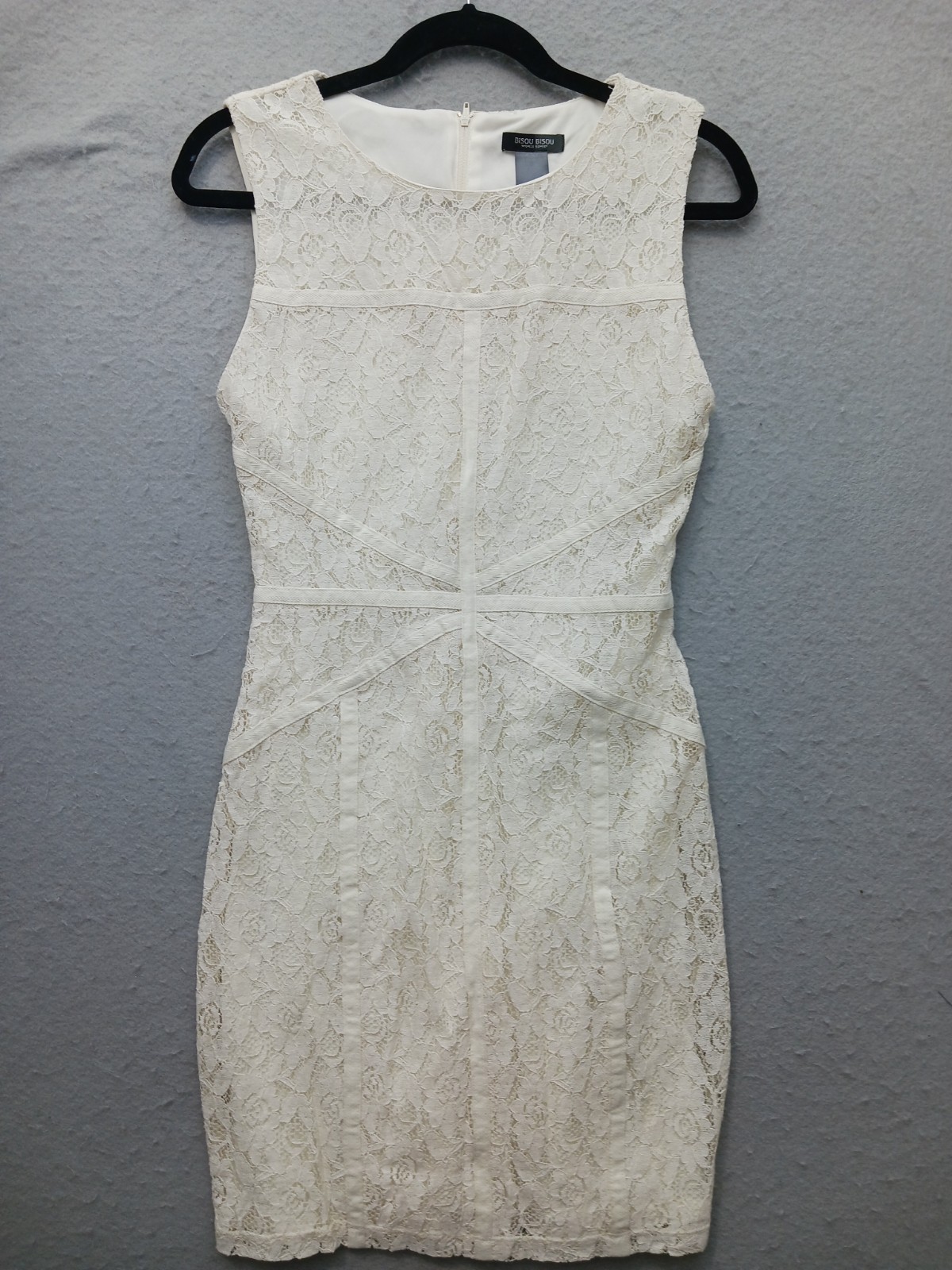 Bisou Bisou Women’s Sheath Knee Length 8 Cream Floral Sleeveless Stylish