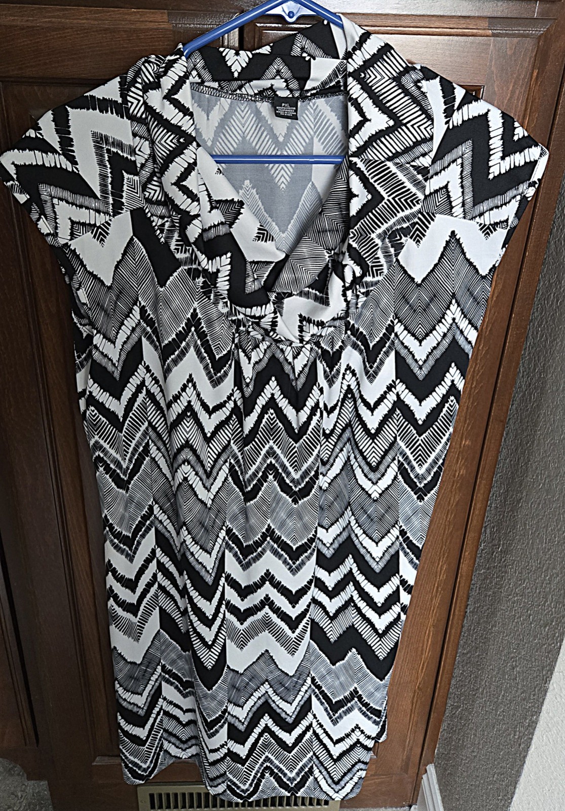 EUC – New Direction Black & White PXL Cowl Neck Dress Polyester/Spandex