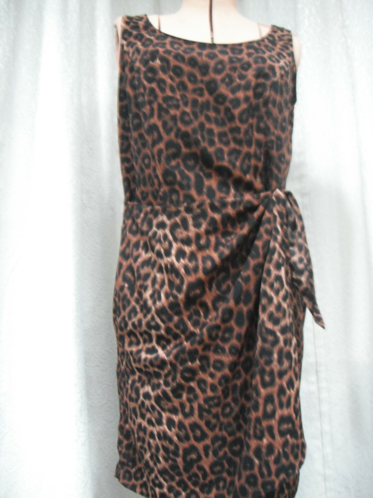 Leopard Sheath dress-Sz-8/Cinch waist/Silky and Sexy