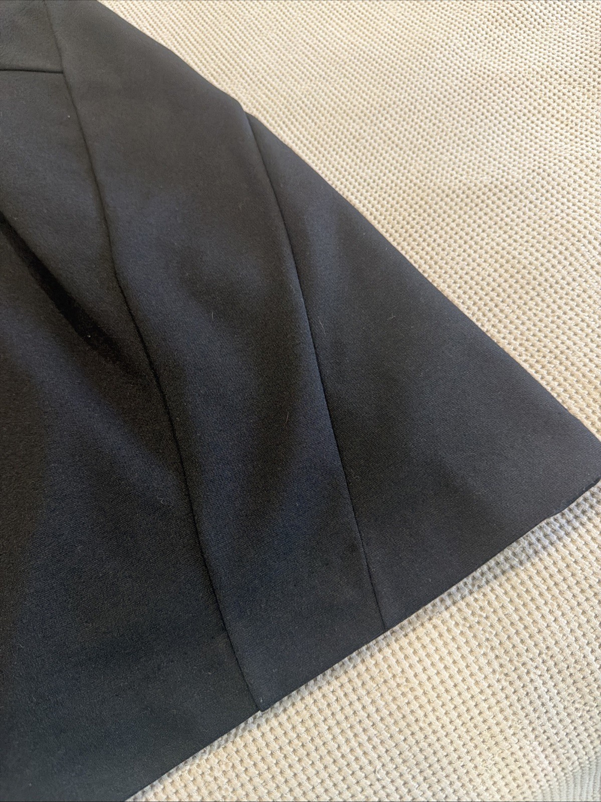 BCBG Black Sleeveless V-Neck Midi Dress Scoop In The Front Size 6 ￼