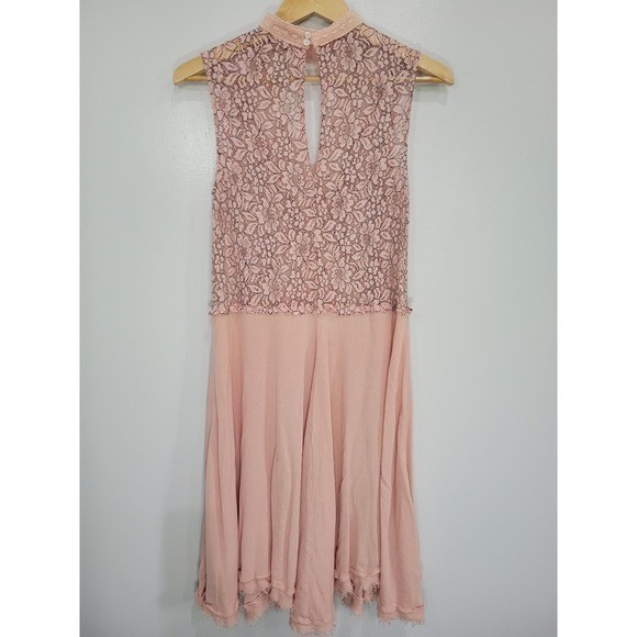 En Creme Blush Pink Lace Keyhole Mock Neck Boho Mini Dress Small ED14262WFL