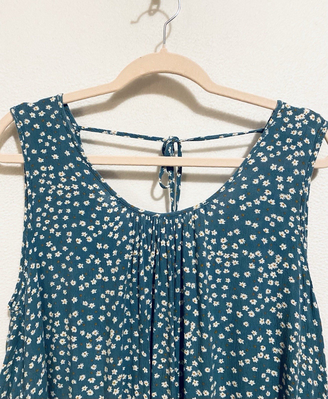 Easel Dress Womens Medium Blue Ditzy Daisy Sleeveless Mini Frayed Hem Fairy