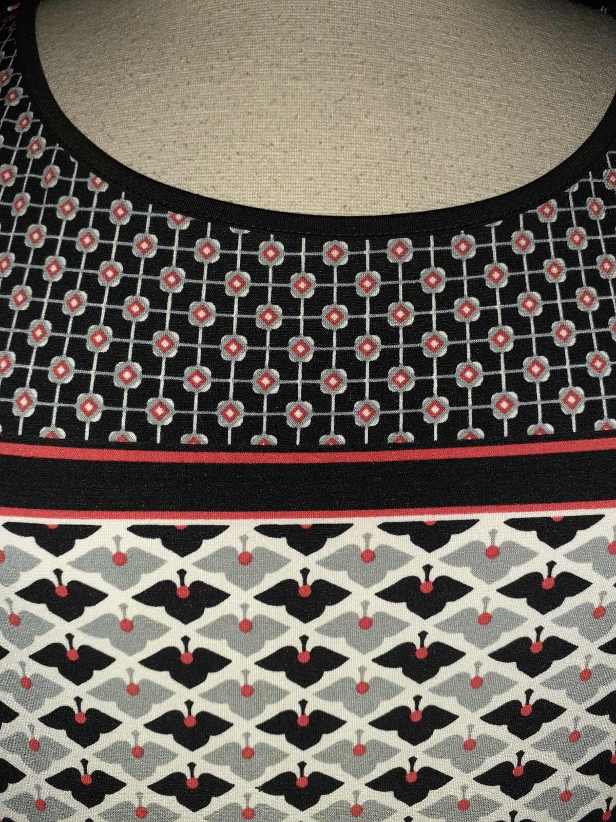 MAX EDITION Size XL Shift Dress Black White Red Floral Cap Sleeve Stretch