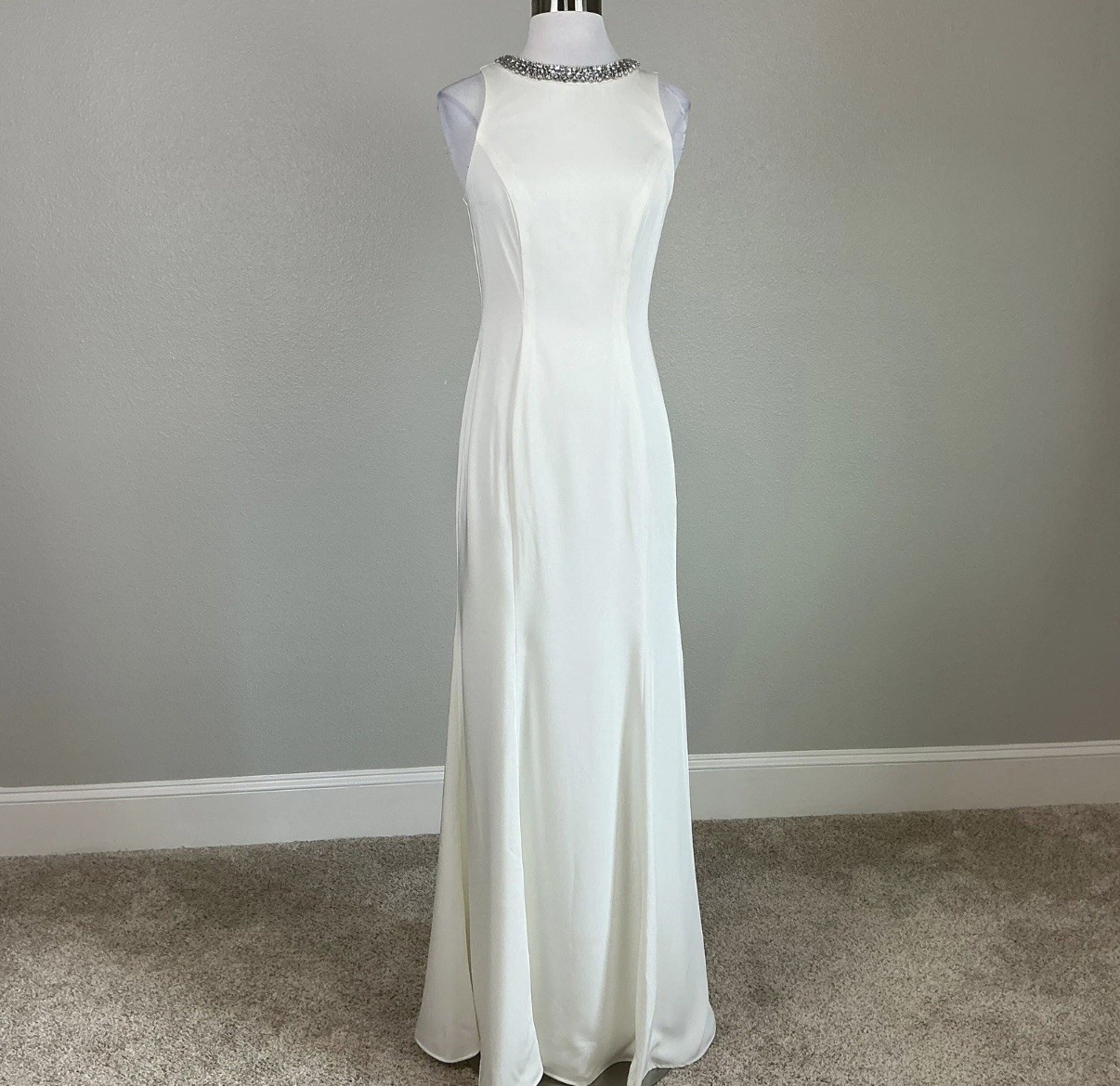 Mac Duggal 49093 White Evening Gown Beaded Neck Sleeveless Mermaid Dress Size 4