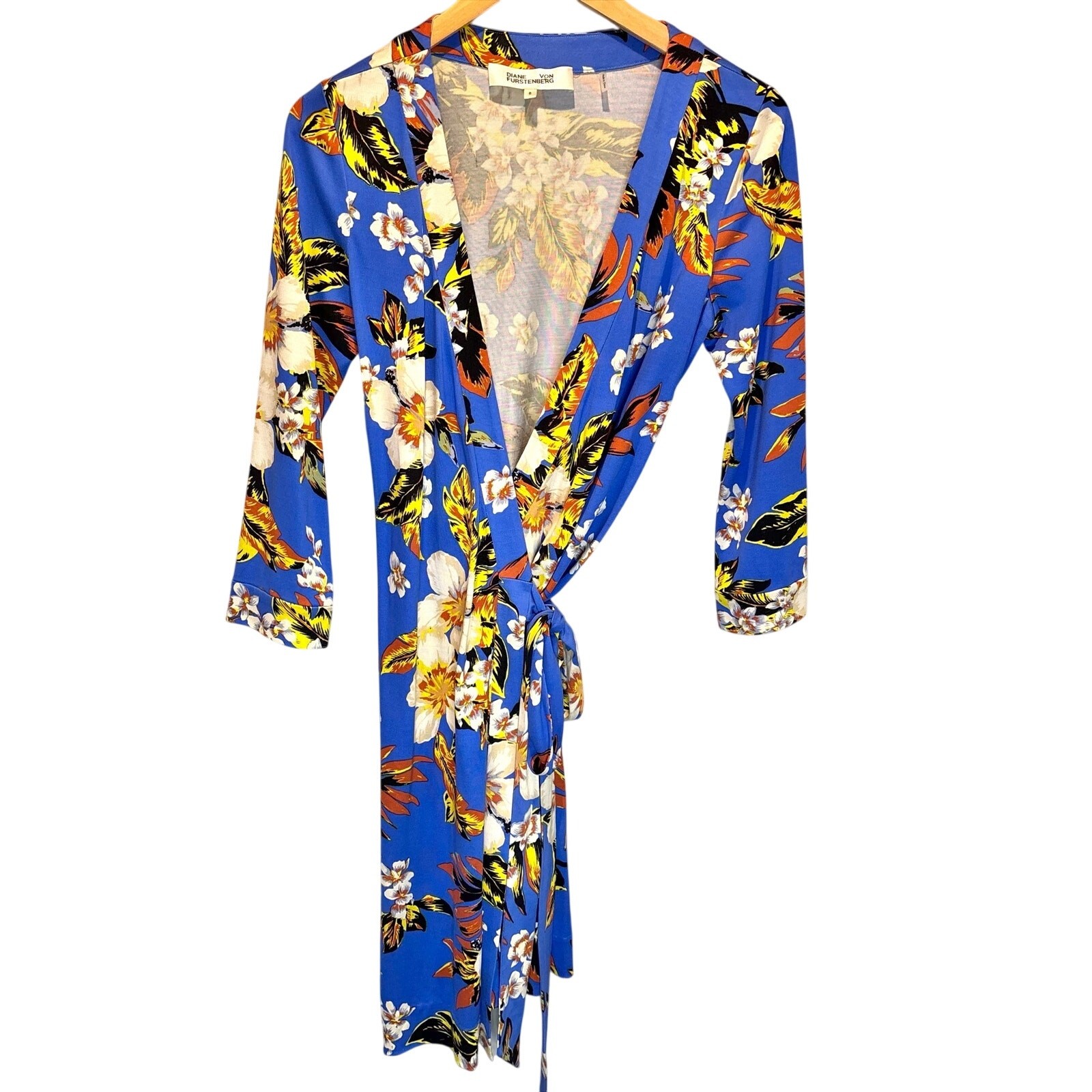 Diane Von Furstenberg Bold Floral Print Silk Jersey Wrap Dress – size 8