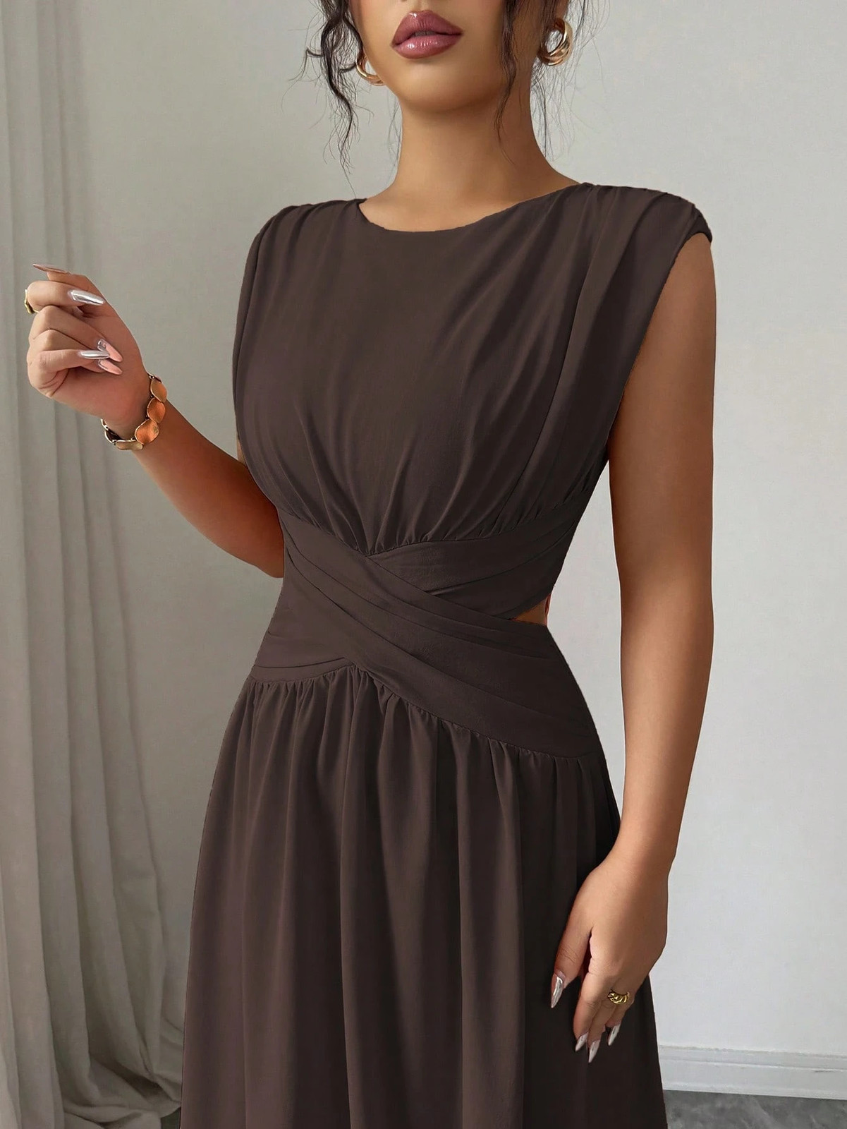 Ladies Elegant Round Neck A Line Maxi Dress