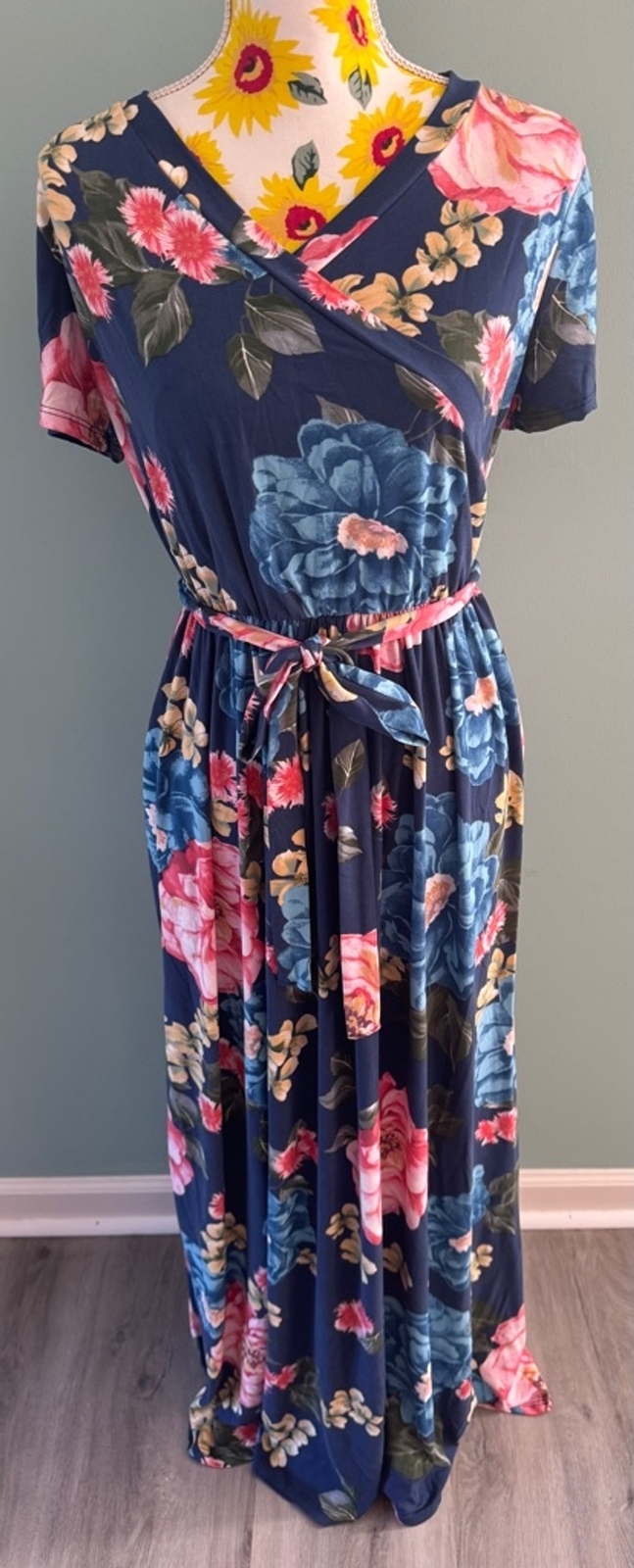 Women’s Betsey’s Boutique Shop Maxi Dress XL Navy Floral