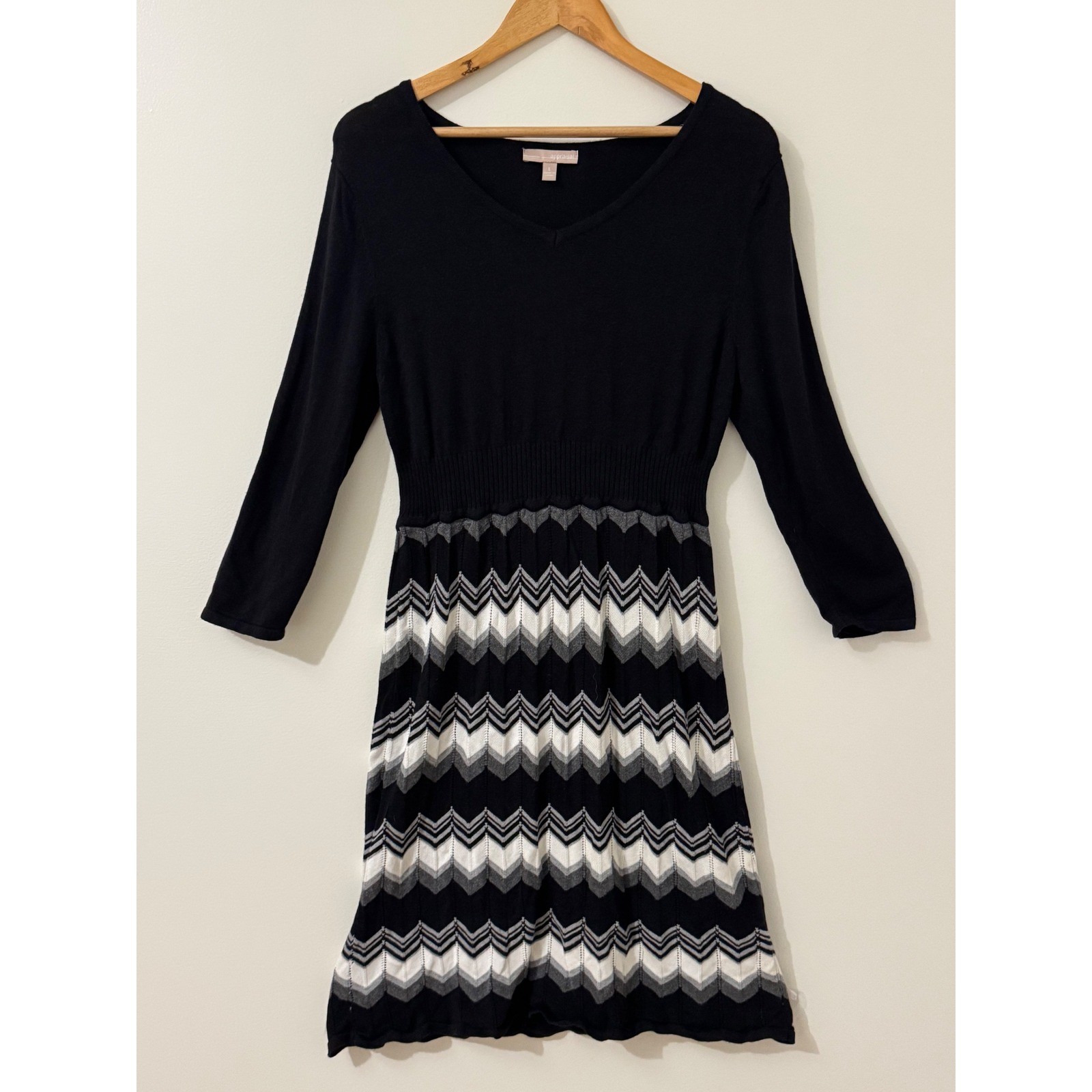 Appraisal Black Chevron Pleated Knit Sweater Dress Gray White 3/4 Sleeve L Fall