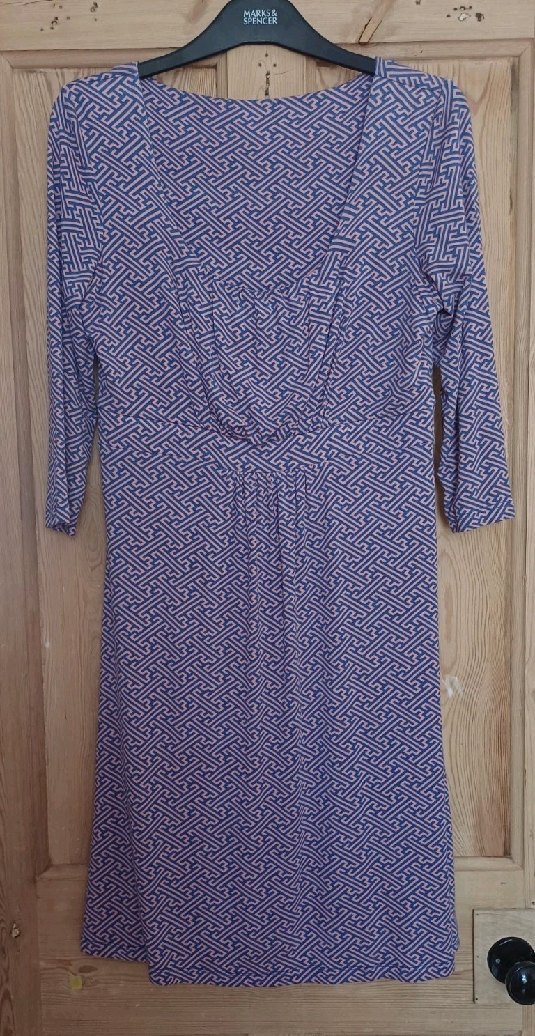 Lily & Me Blue And Pink Dress Size M, 36″ Chest. 36″ Long
