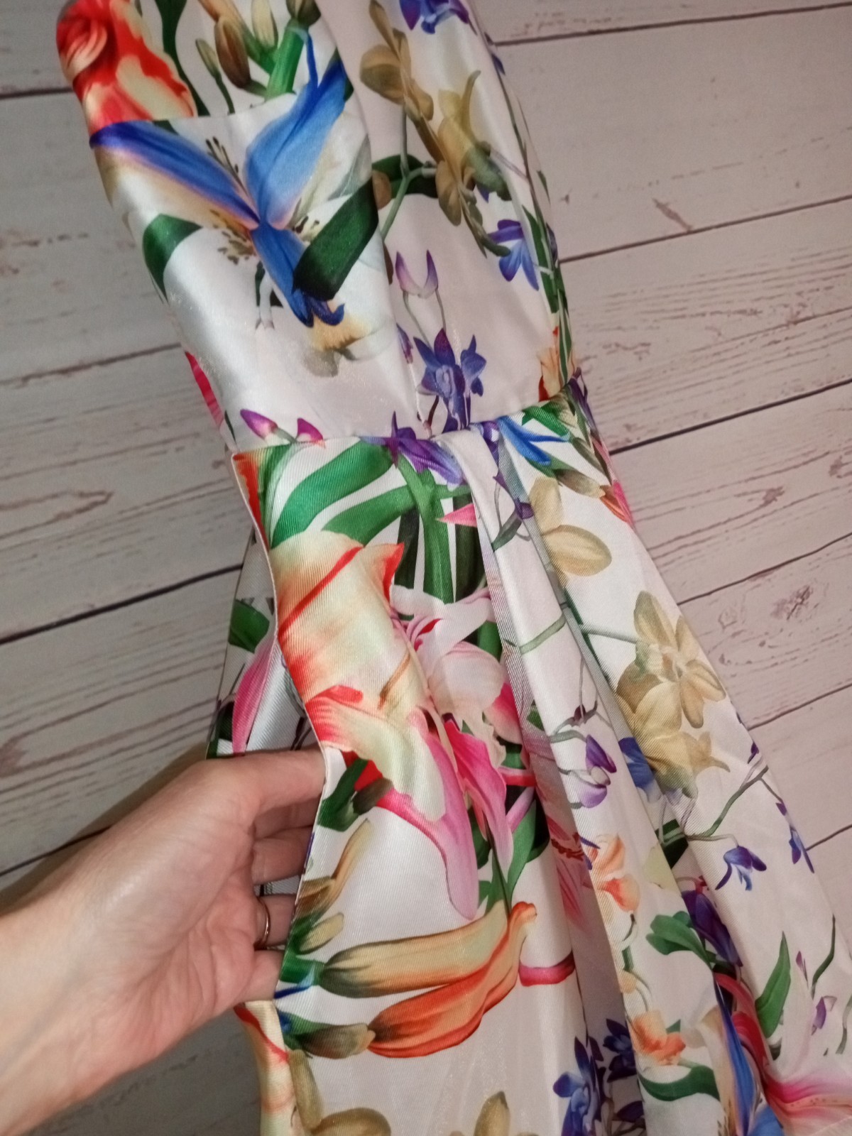 “Speechless” Formal Dress high low White & Floral Size 3 with pockets 34in. Bust