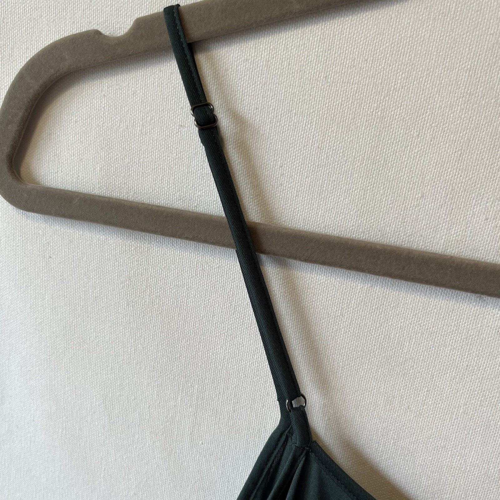 Banana Republic Midi slip dress Small Green V-neck Spaghetti straps Lightweight
