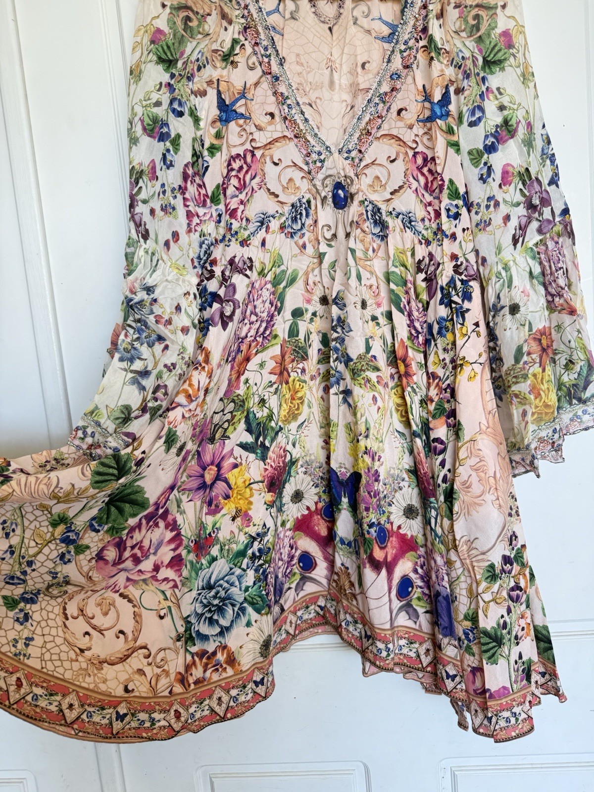 Camilla Dress Size S-M Oversized Queens Bee Hive Floral Flared Sleeve 100% Silk