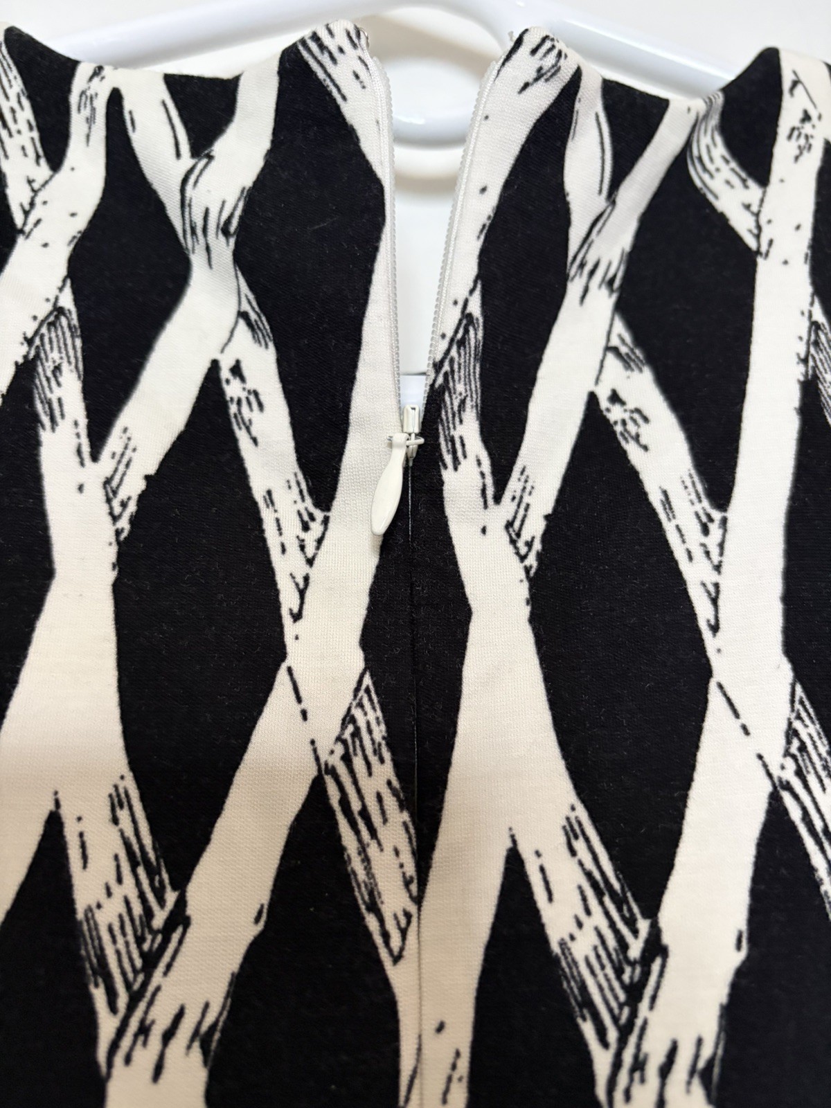 J. McLaughlin Devon Sleevless Sheath Dress Black White Lattice Print S