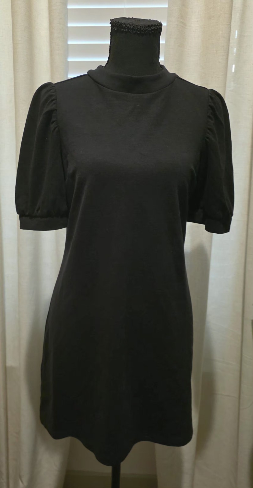 LOFT Women’s Size 0 Petite Black Puff Sleeve Mock Neck Keyhole Back Shift Dress