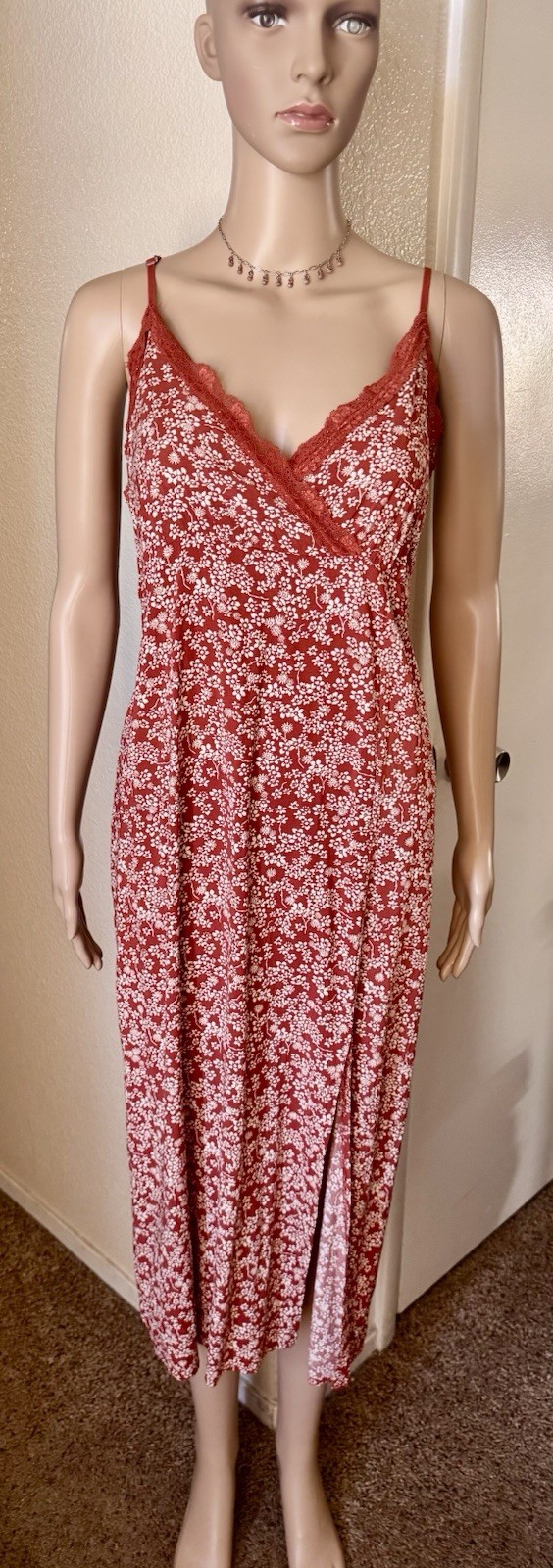 No Boundaries Spaghetti Strap Red And White Floral MIDi Dress Slit 15-17 XL