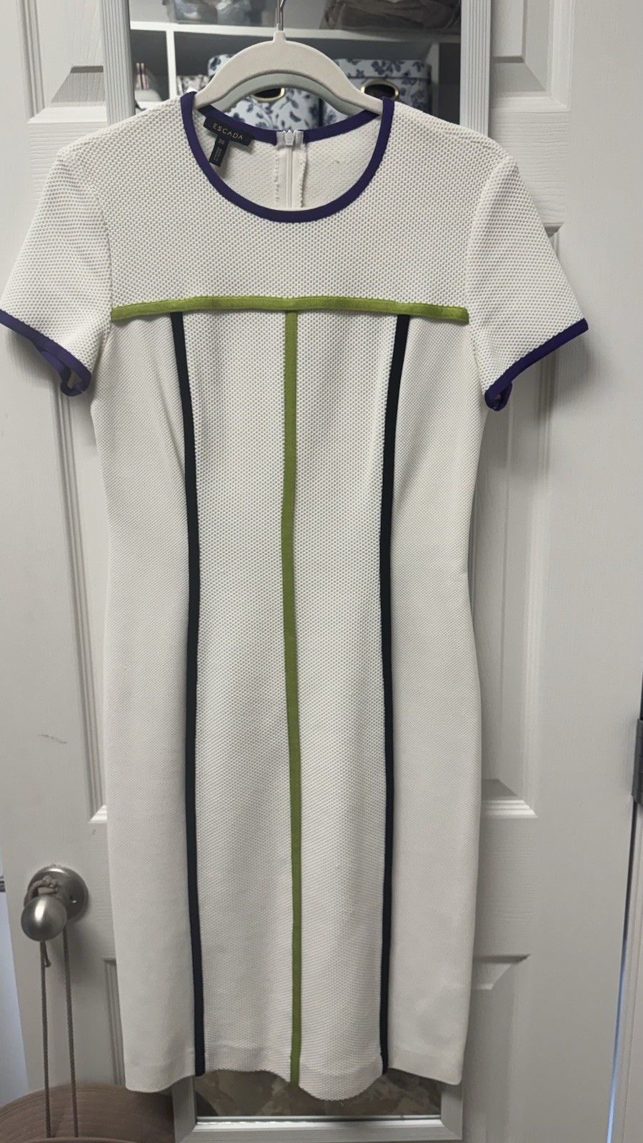 ESCADA White Colorblock Knit Sheath Dress Size 38 Short Sleeve Knee Zip