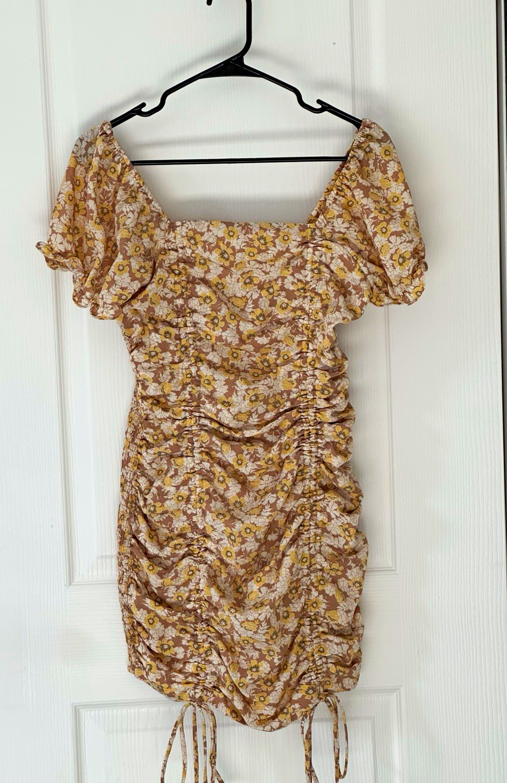 Love Tree Beige Yellow Floral Smocked Square Neck Puff Sleeve Mini Dress M