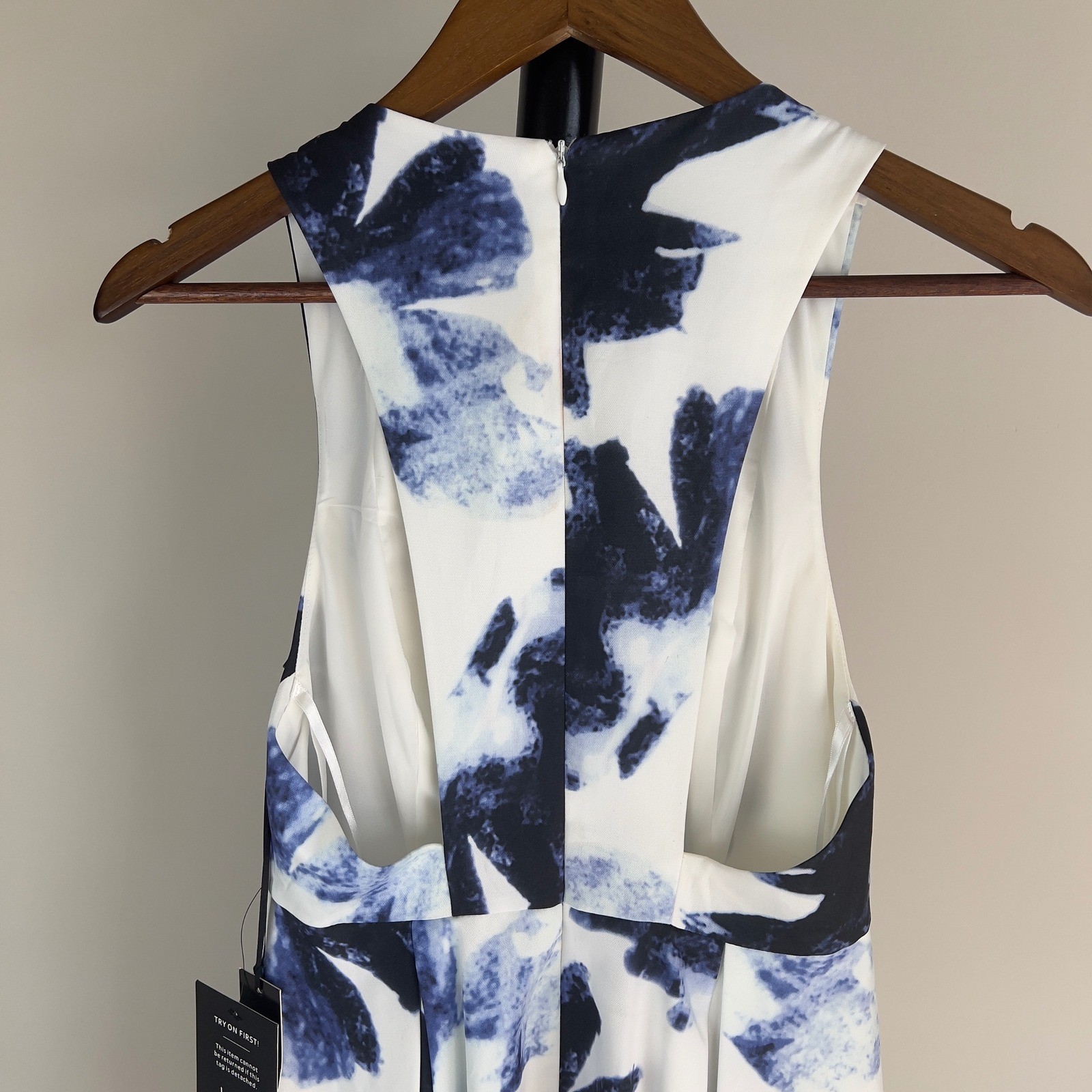 Lulus NWT Seeing Chic Blue White Floral Skater Dress V Neck Cutout Back Size S