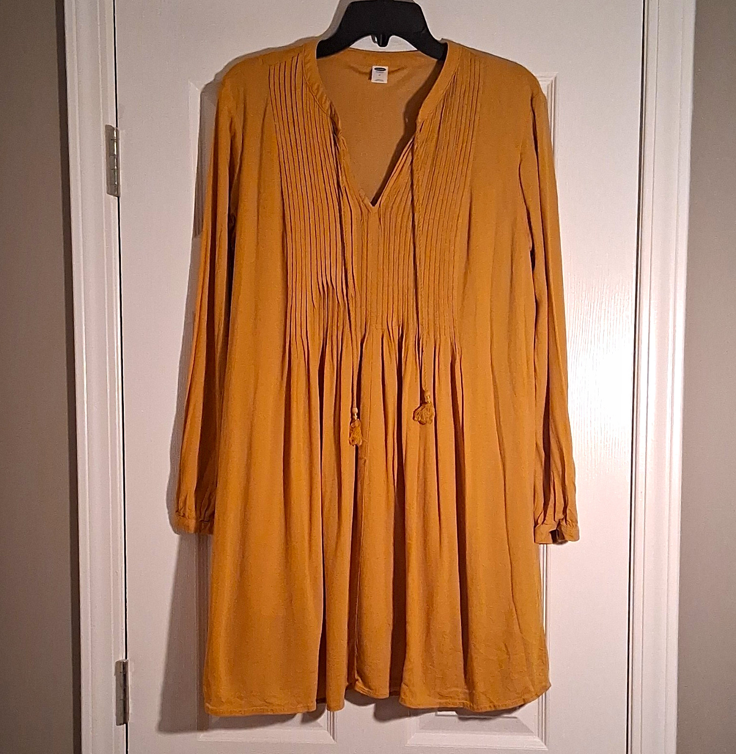 Old Navy Mini Dress M Mustard Solid V-Neck Long Sleeve Tie Pleated Tassel