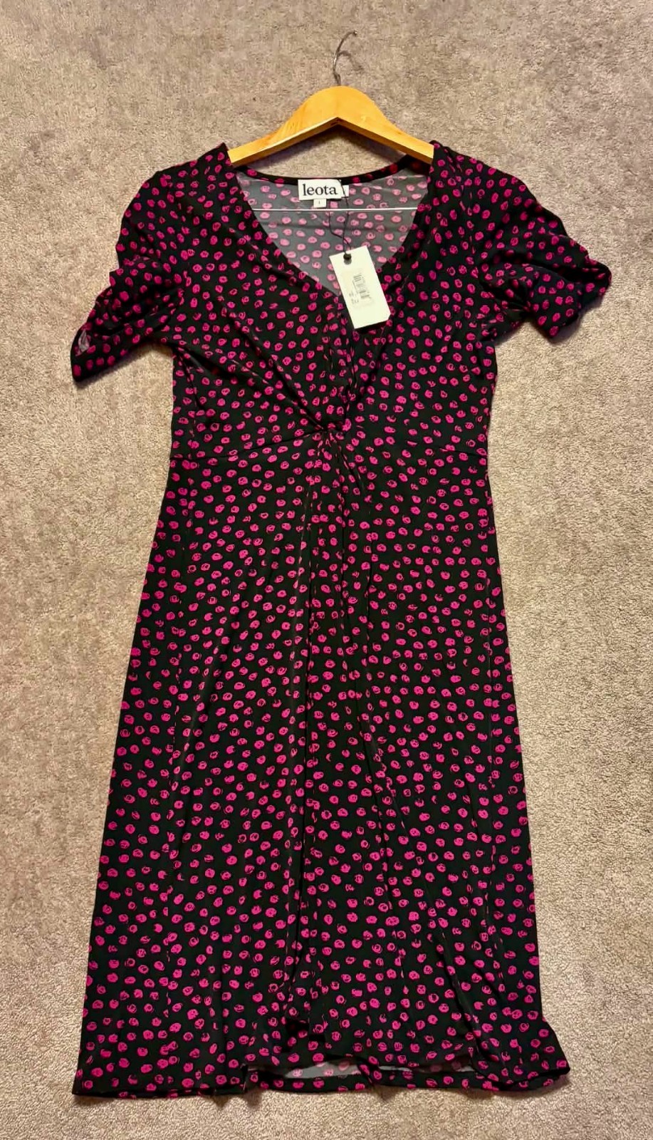 NWT Leota Midi twist-front bodice v-neck Short Sleeve dress Appaloosa Black L