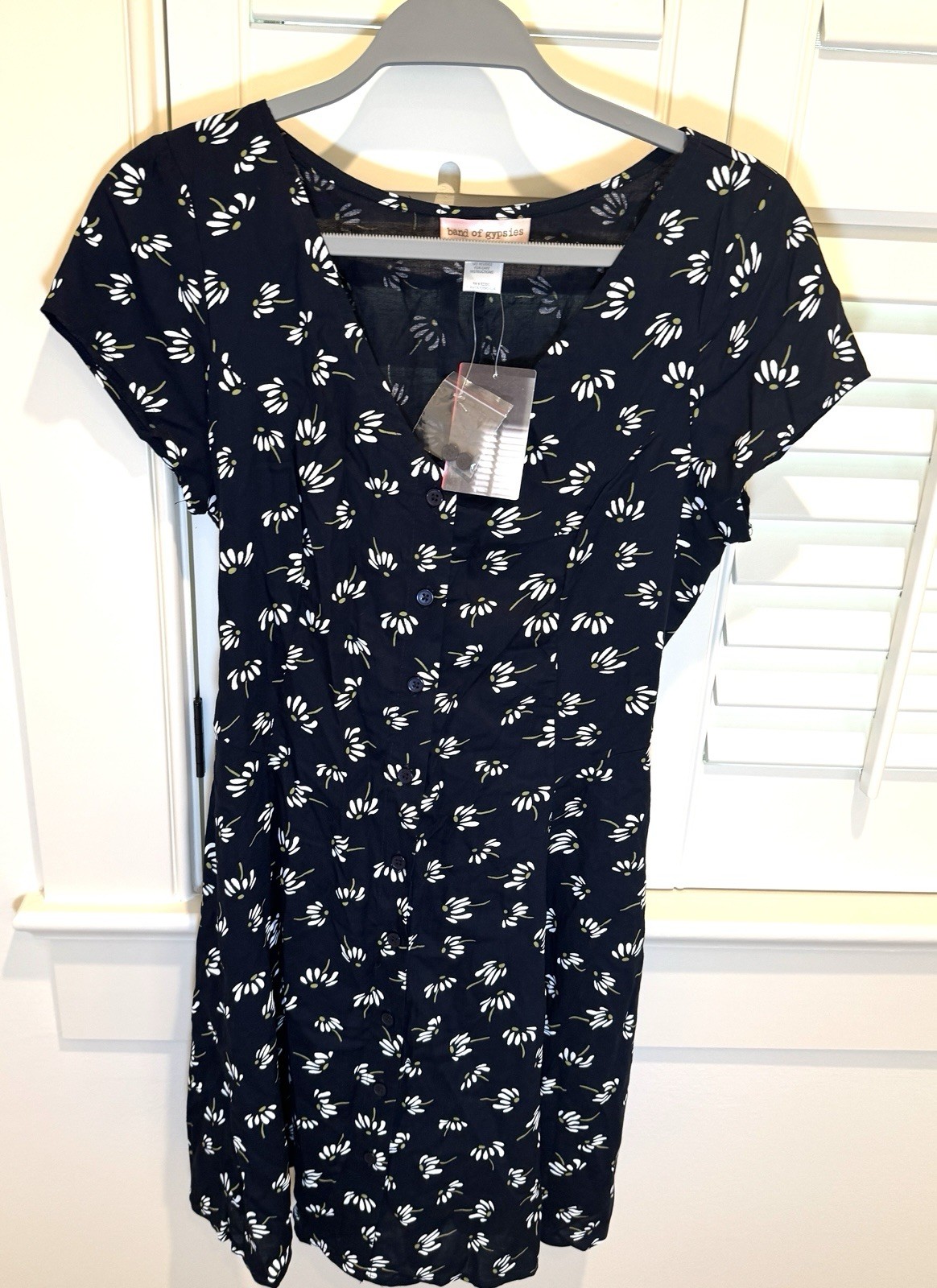 Band of Gypsies Dress NWT M Blue Floral Pockets Tie Lace Back Button Up