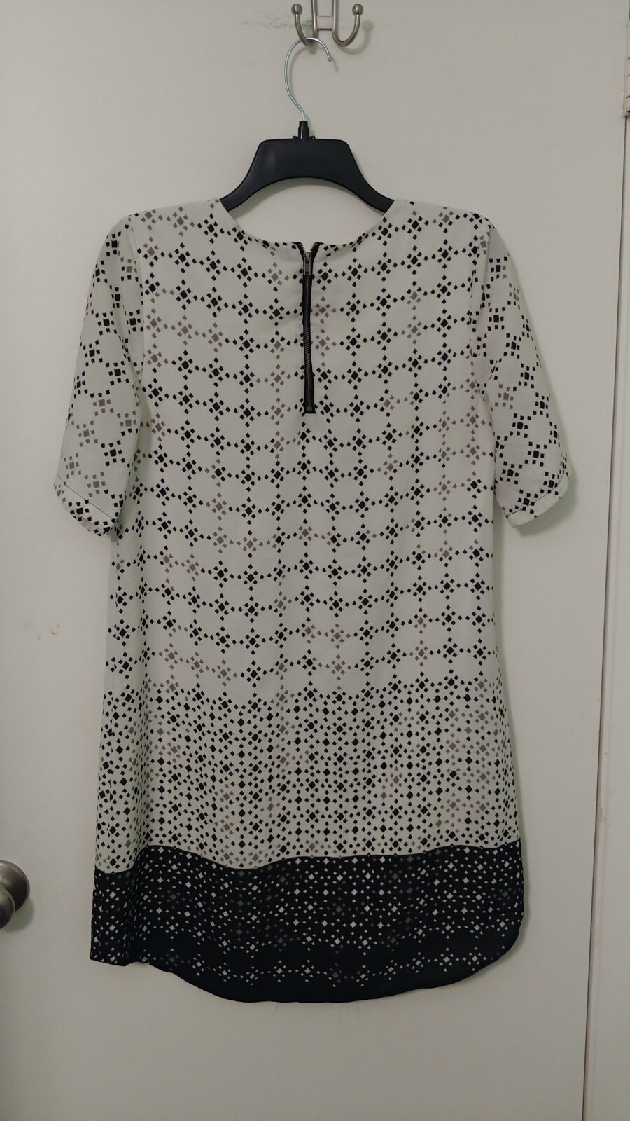 Daniel Rainn Women’s Size S Blouse Dress, Short Sleeve, Dress Length 32in