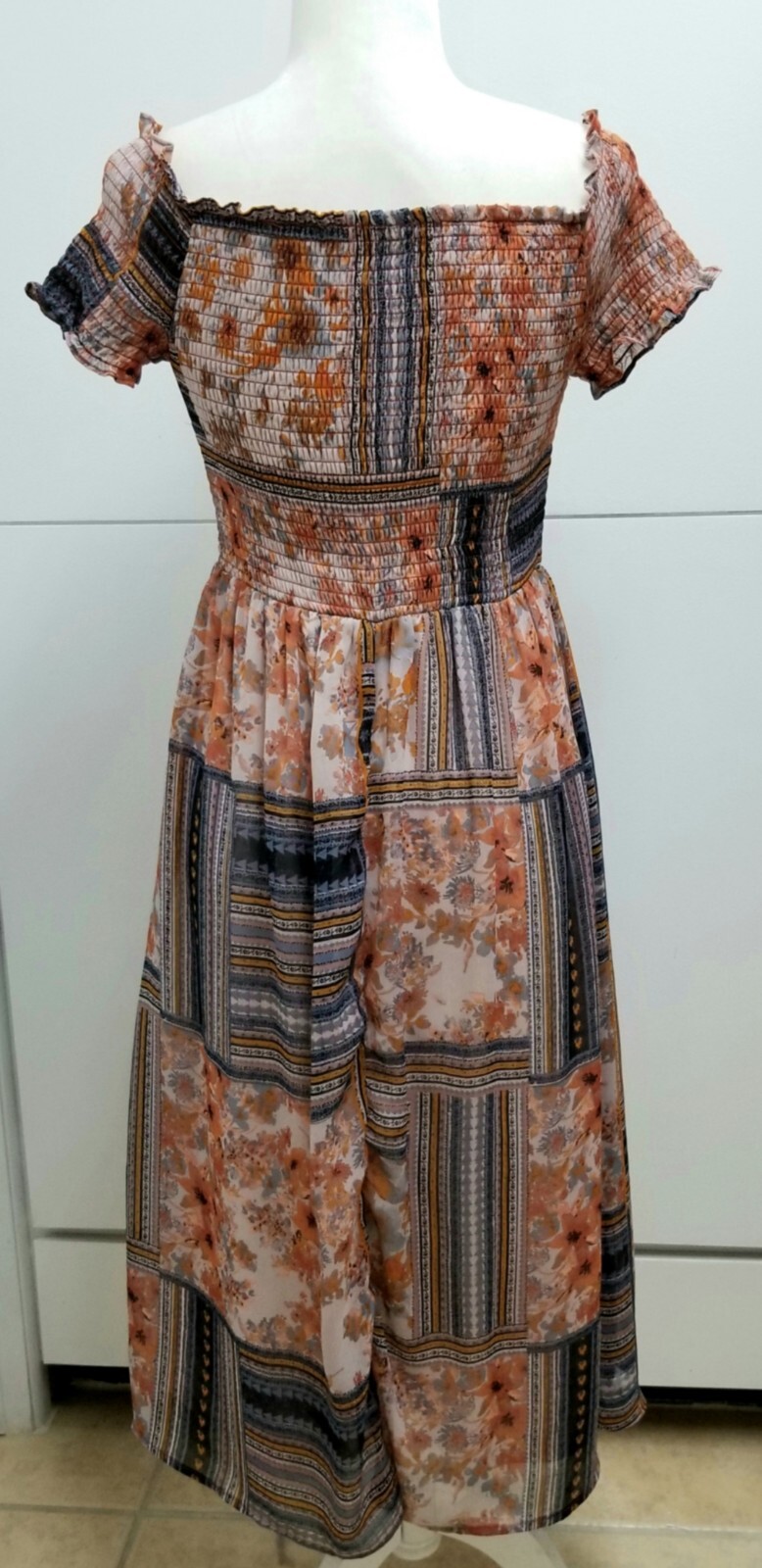 Urim, 24 Seven Dresses
