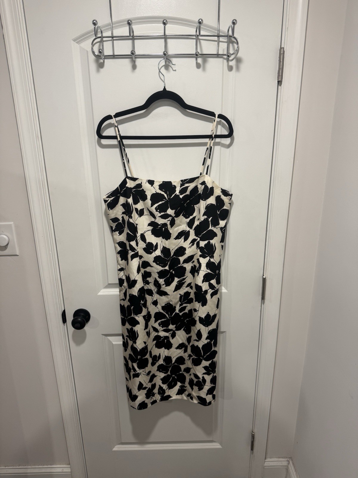 Ann Taylor Black And White Floral Midi Dress. Size 14 , Adjustable Straps