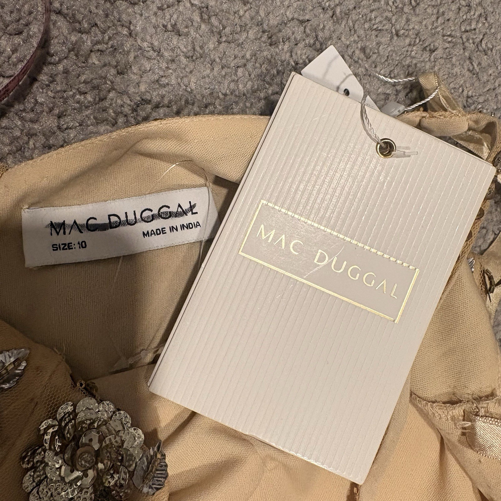Mac Duggal New Beige Gold Embellished Scoop Neck Evening Gown Size 10 5477