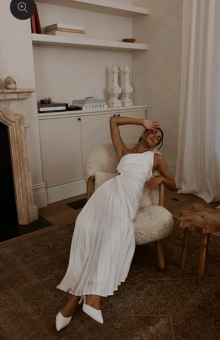 Selfie Leslie Brooklynn One- Shoulder Accordion Pleat Dress White M