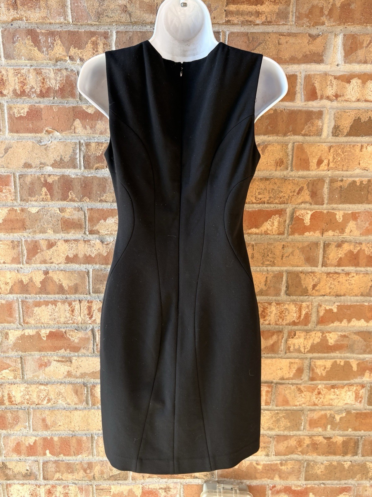 DIANE von FURSTENBERG Black Sheath Dress 4 Round Neck Sleeveless Knit Zip