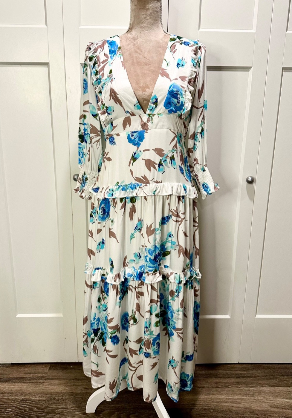 NWT BTFL-Life Dress Size M Blue White Floral Dainty Nancy Meyers Coastal