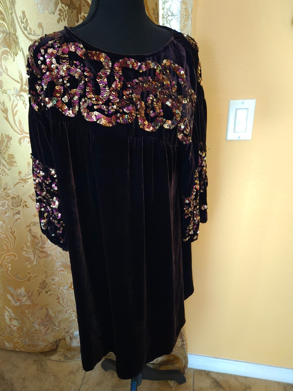 Zara women dress, size XL dark red color