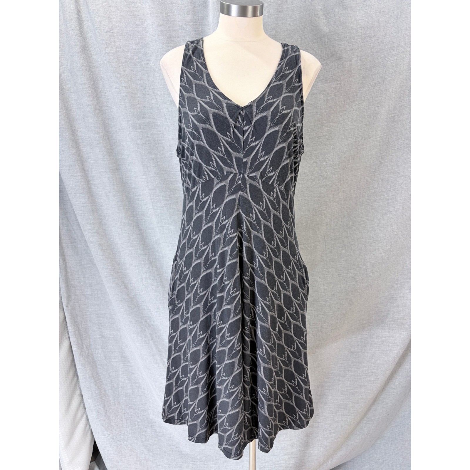 The North Face Charcoal Geometric Ikat Racerback Pocket Dress L Casual Travel