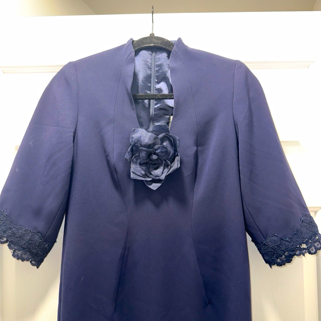 Lucian Matis Navy Midi Cocktail Dress V-Neck 3/4 Sleeve Lace detail
