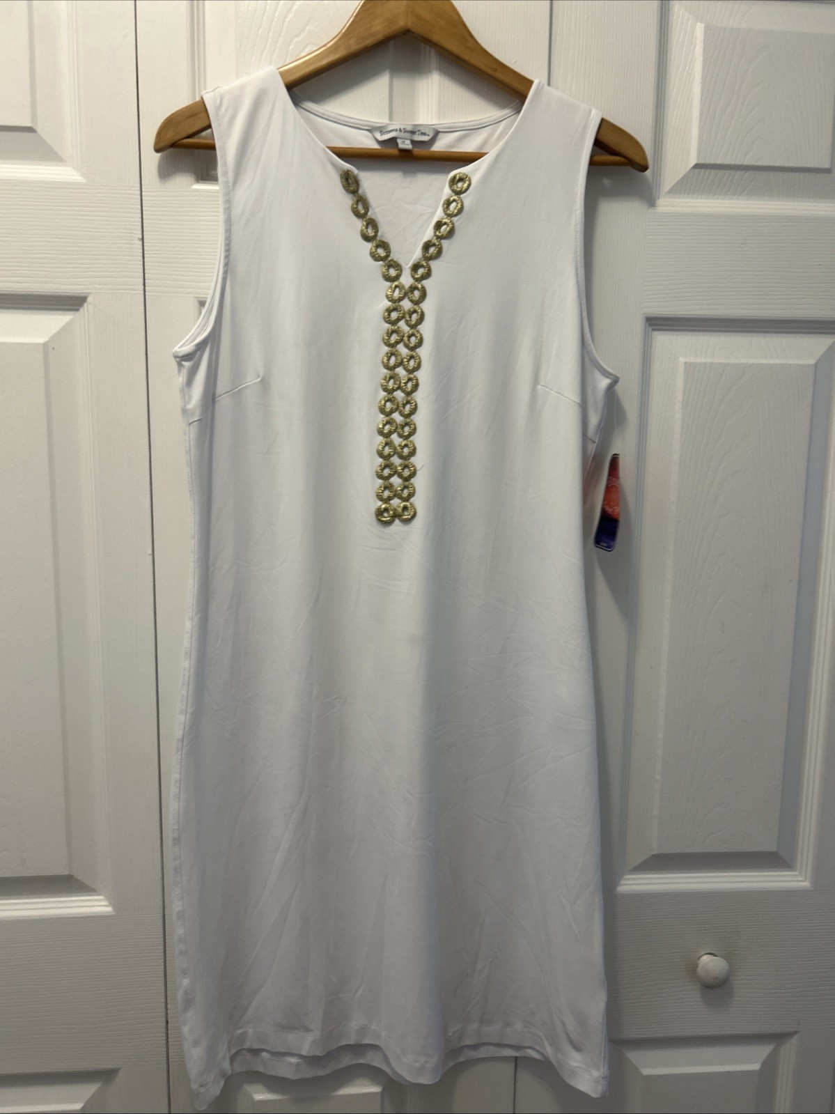 NWT Sunset And Sweet Tea White&Gold Dress UPF-50 Moisture Wicking Size-Med