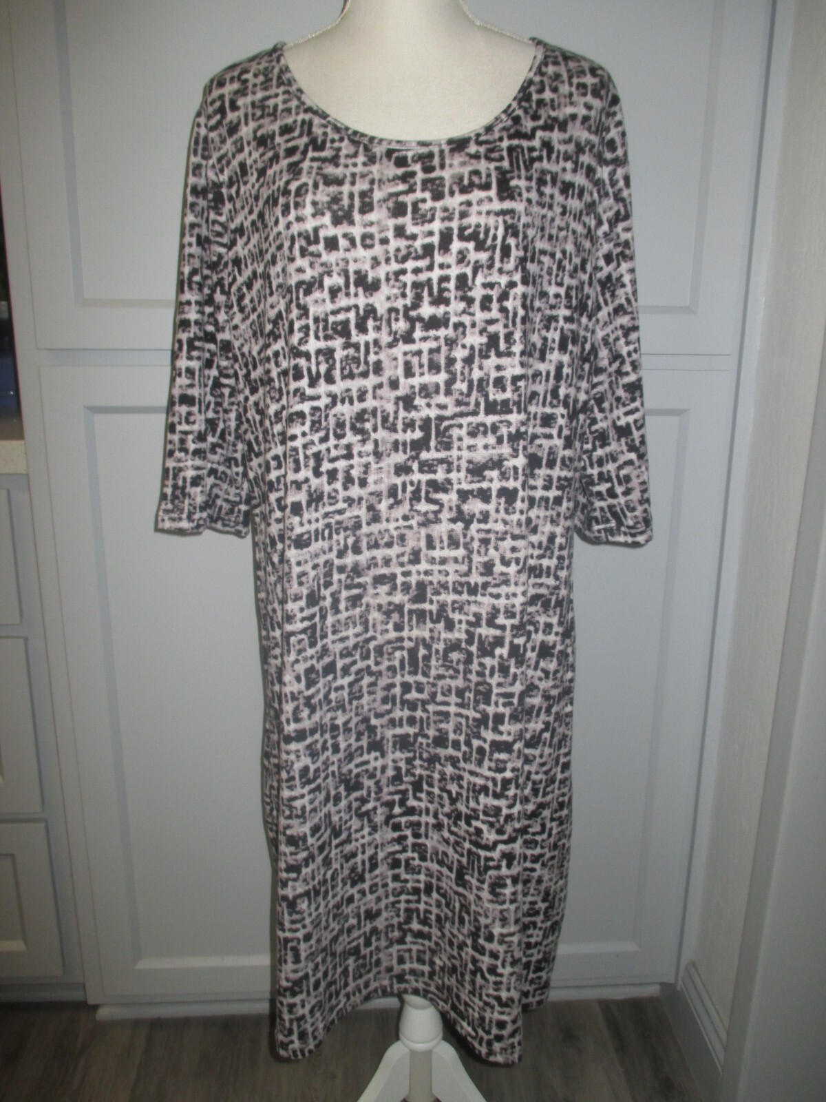 A-LINE Knee Length DRESS 2X BLACK GREY Digital Print JUST LOVE Soft Knit NWOT