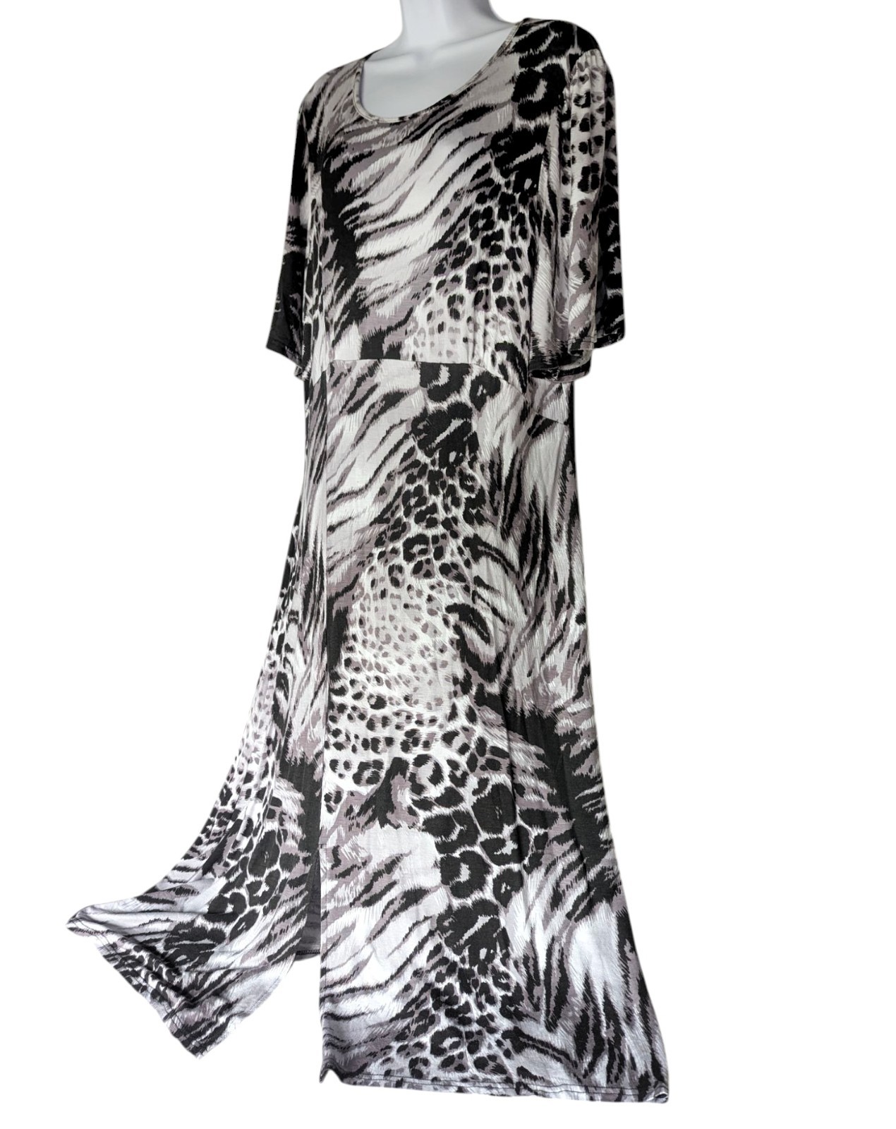 Studio Women’s Full Length Dress Animal Print Size 16/18