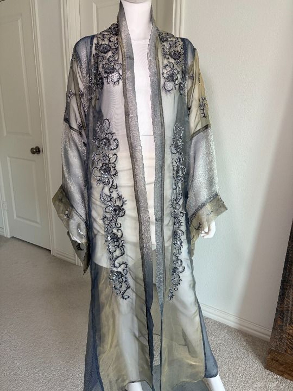 Stunning Grey Embellished Organza Kaftan Kimono style Abaya Medium New