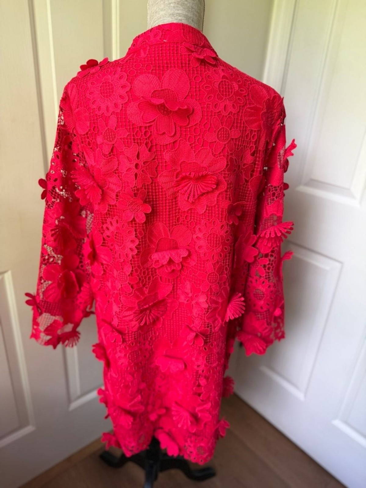 J.Marie Seraphina Floral 3D Lace Split Round Button Up Neck Shift Dress Medium