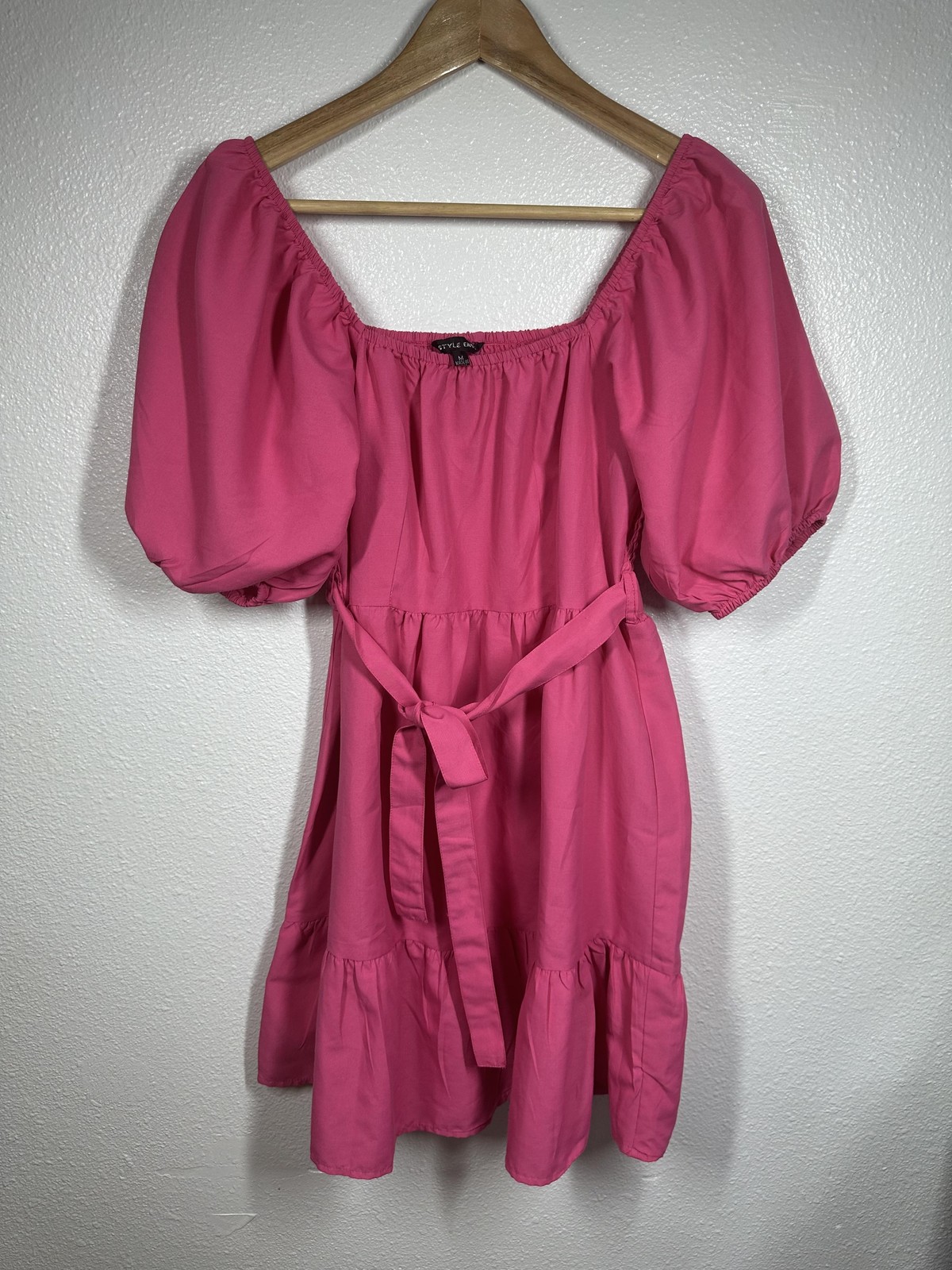 Style Envy Dress Womens Medium Pink Puff Sleeve Belted Ruffle Hem Mini Smocked