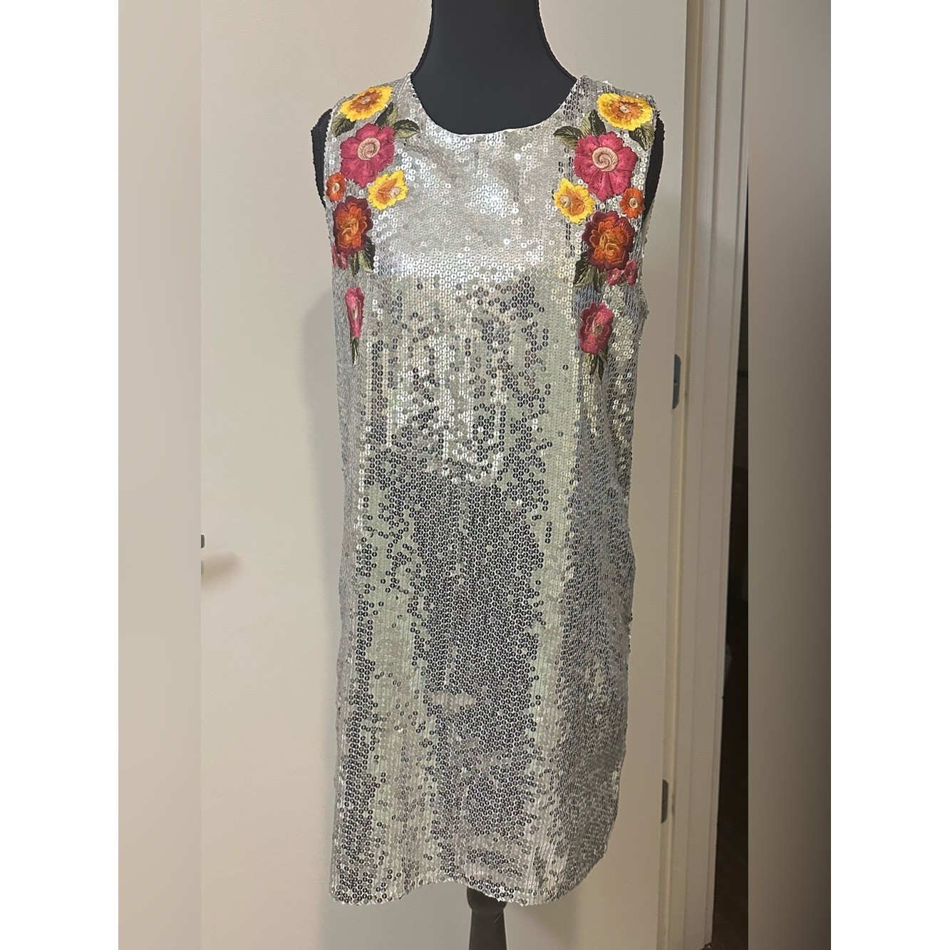 Anthropologie Varun Bahl Sequin Shift Dress in Silver. Size S