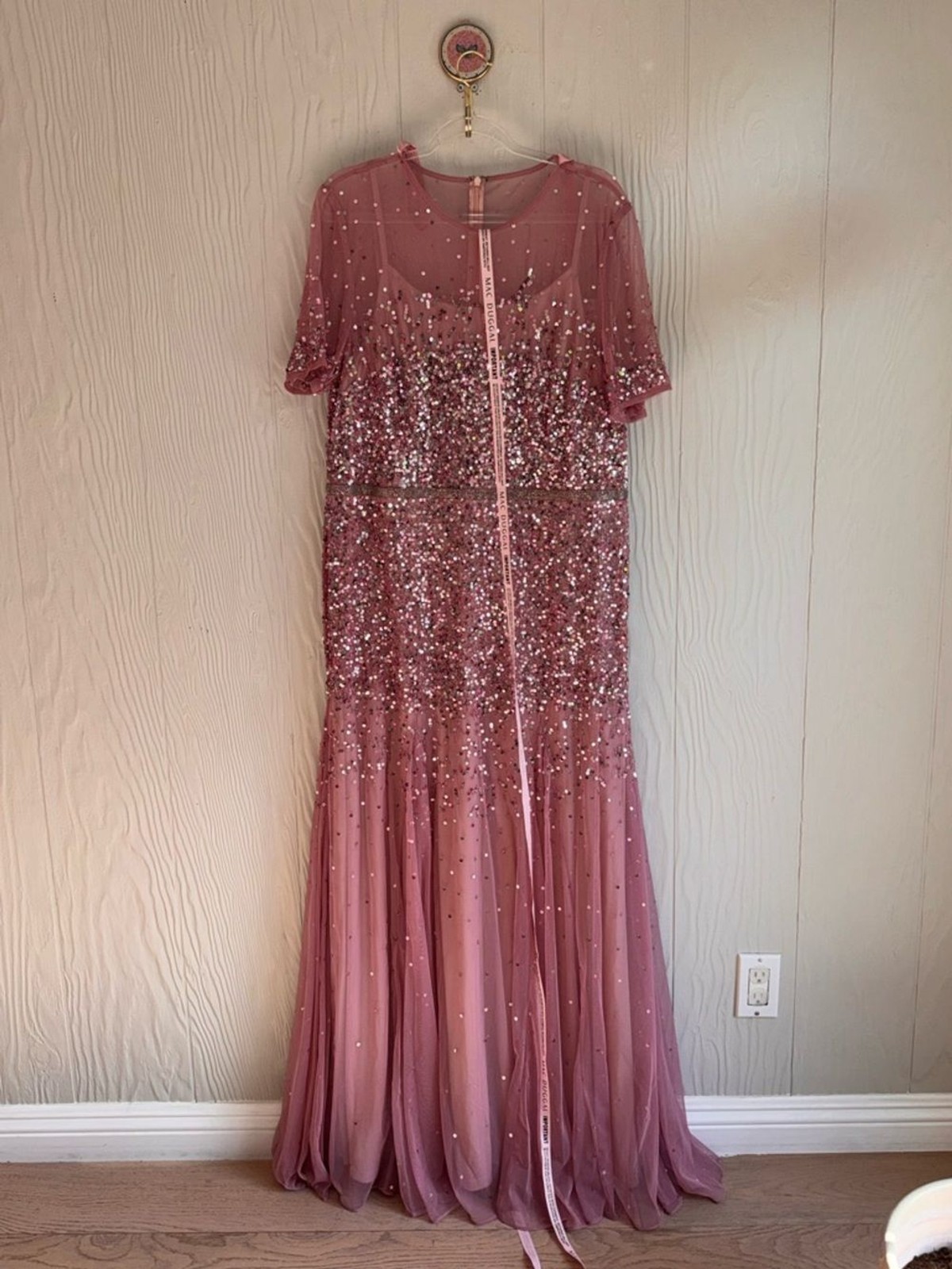 NEW MAC DUGGAL High Neck Short Sleeve Sequin Embellished Gown Sz: 18 #93909 $750
